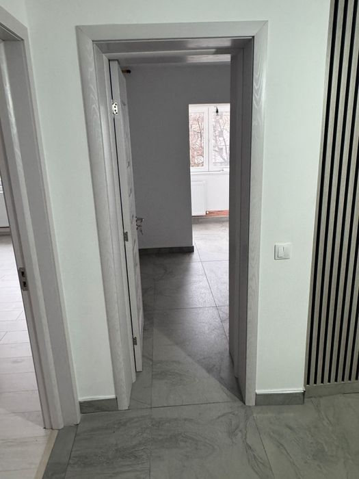 Apartament 2 camere,etaj 1, decomandat,zona Mal