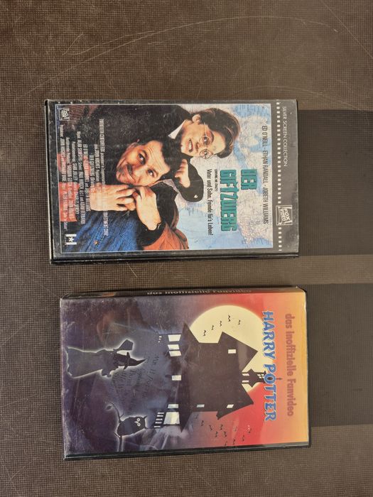 Vând 10 casete video colectie Actiune,Sf,Groaza, Crime