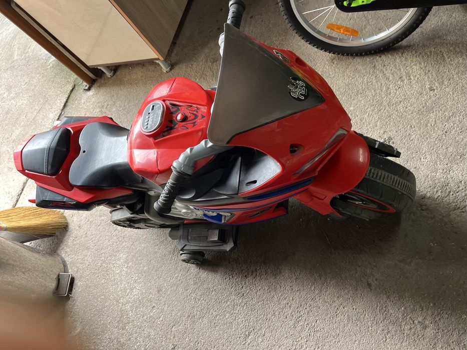 Мотор с акумолаторна батерия