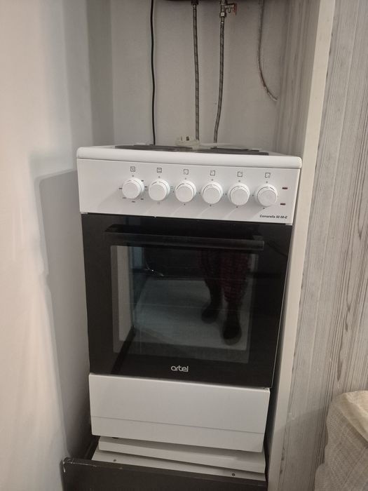 Продам электроплиту