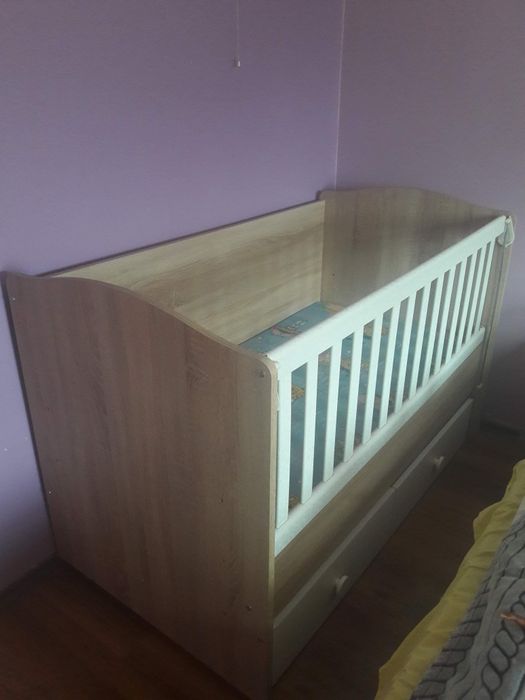 Дървена бебешка кошара