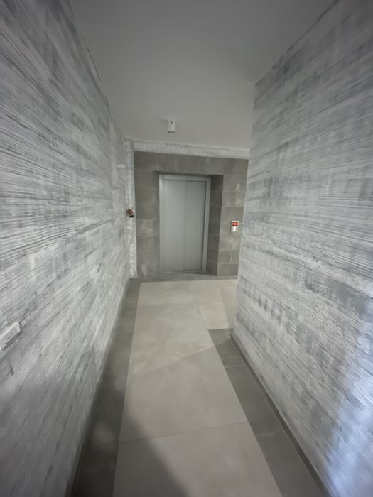 Чисто нов двустаен апартамент с маза и гараж с автоматична врата.