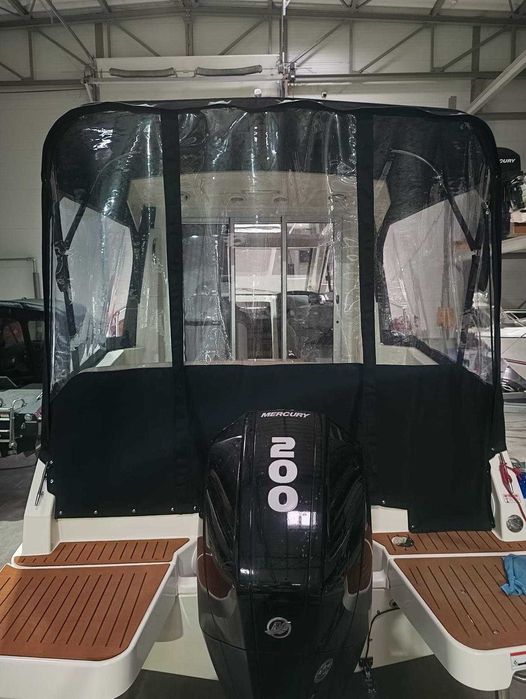 Ambarcatiune Quiksilver 675 Weekend cu Mercury 200CP an 2023