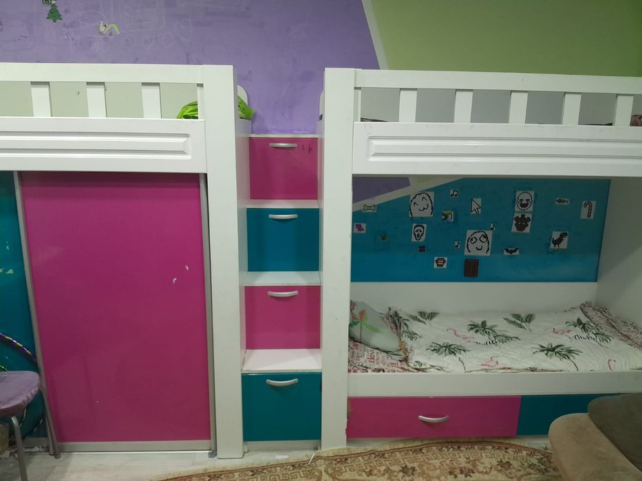 Продам встроенную мебель.