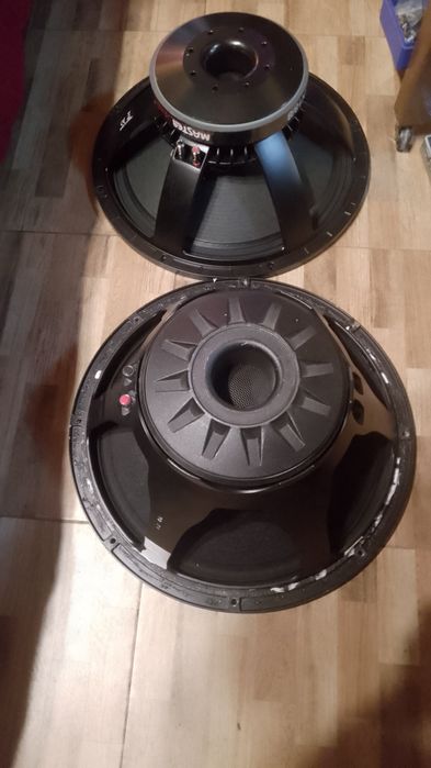 Difuzor 18 țoli 400w rms