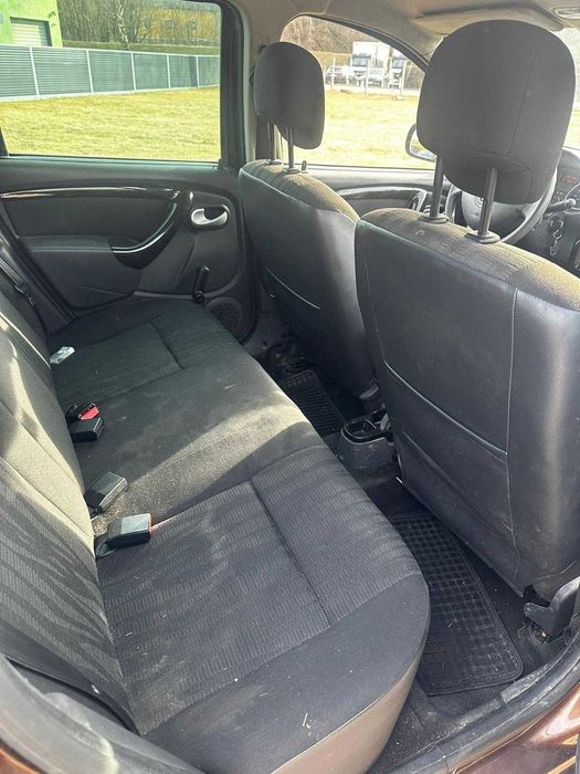 Dacia Duster 1.6 Benzina 4x2 An fabricație: 2011