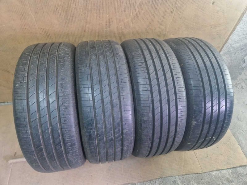 4 Bridgestone R18 215/45
летни гуми
DOT4519