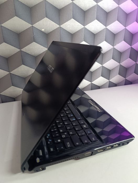 Laptop asus 13 inch perfect diagnoza auto model ul80v