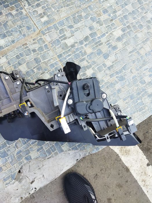 Продам фары оригинал