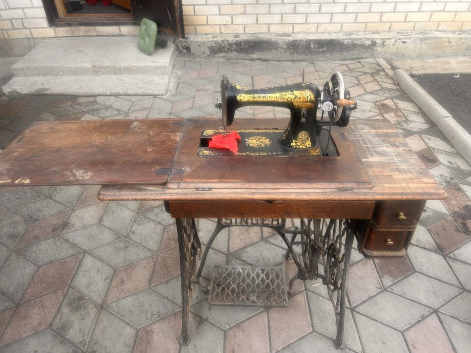 Машинка швейная зингер