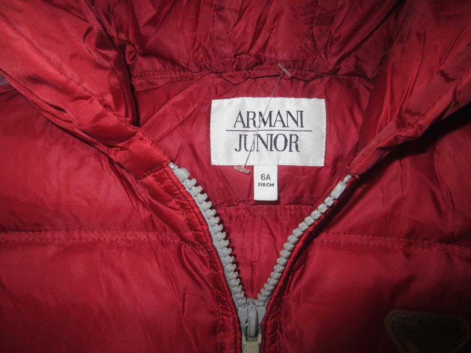 Geaca puf Armani Junior,masura 6/118cm (circa 6 ani),gluga, ca noua
