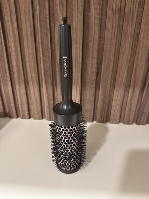 Професионална кръгла четка Remington за изсушаване на коса