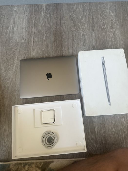 MacBook Air M1 256 gb