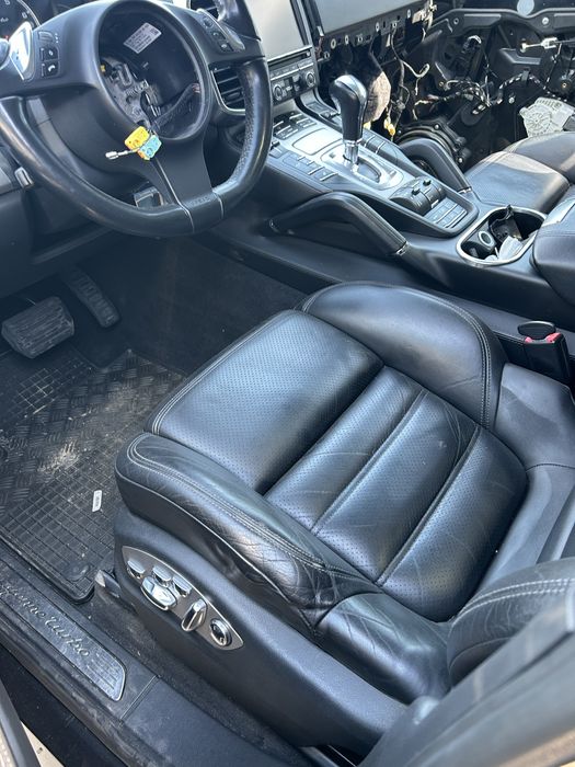 Interior piele neagra porsche cayenne 2012