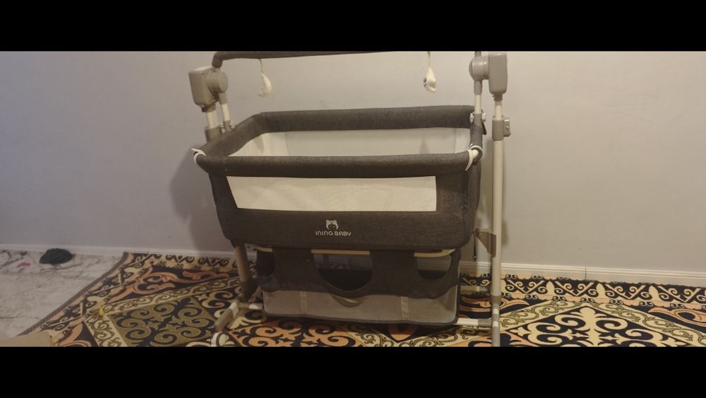 Срочно продам манеж.