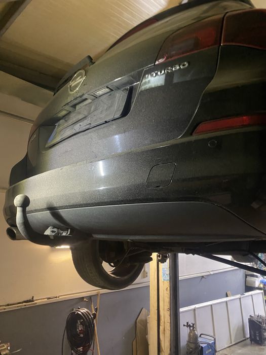 теглич Opel Astra J 2011