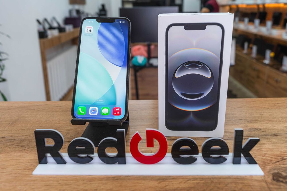 iPhone 16e Black 128GB  Рассрочка Магазин Red Geek