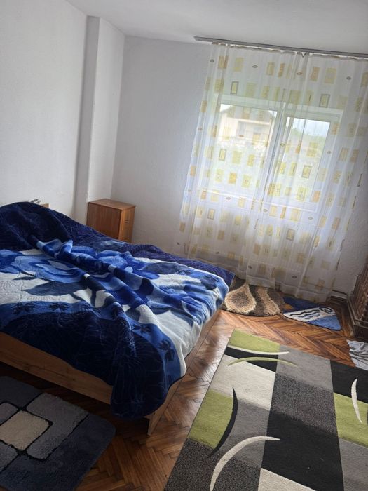 Inchiriez casa 3 camere