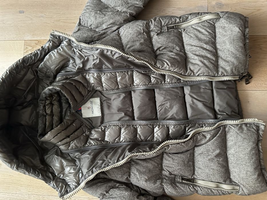 Зимно много топло яке оригинално на Moncler