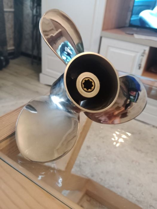 Лодочный винт нержавеющей.