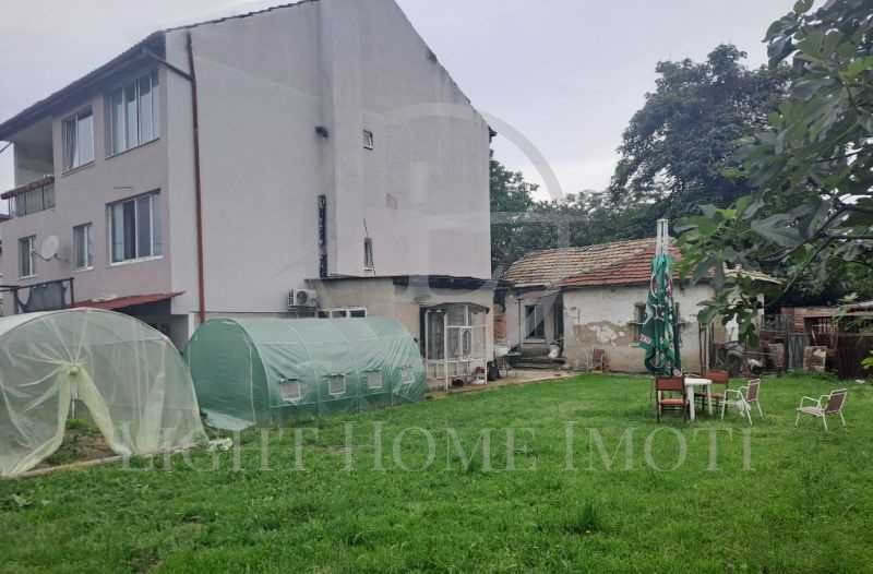 Реф. 253 Къща с двор / Прослав