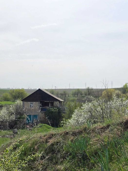 Продается дом-дача с хоз.постройками рядом речка