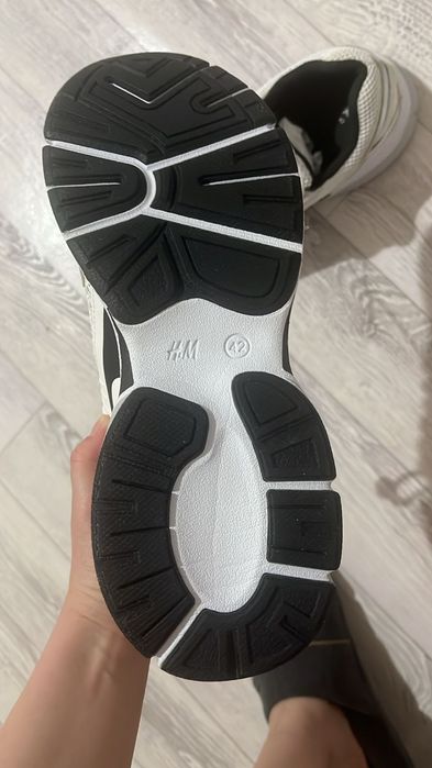 мужские  кроссовки  H & M