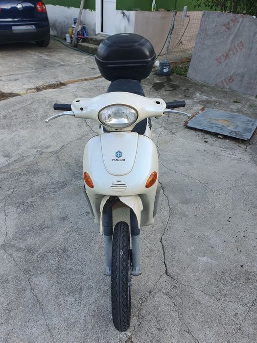 Vindem moto de 50 cm piagio liberti stare perfecta 4 timpi  acte de it