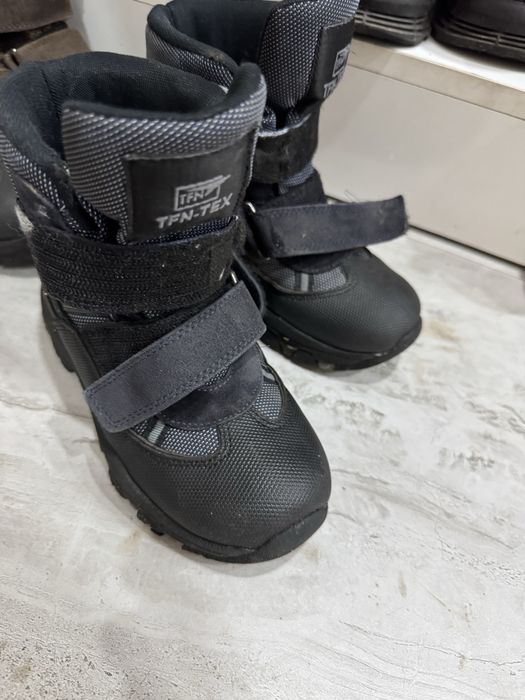 продам зимние детские сапоги