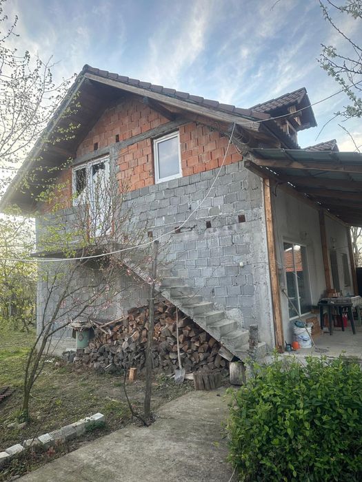 Casa de vanzare in Tauț