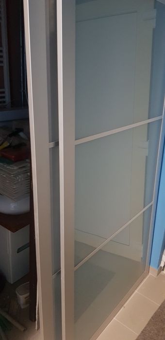 Usi glisante  2buc.  pret 600 lei/buc. ANUNT VALABIL.