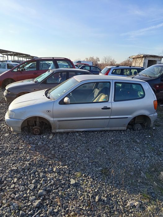 Фолксваген Поло 1.4 59кс 1998 г на части