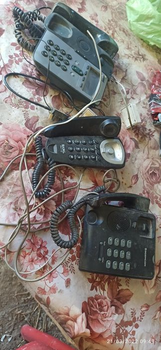 стационарни телефони