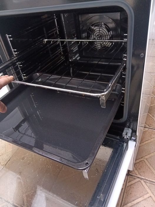 Свободно стояща печка с керамичен плот Аег Aeg 2 години Гаранция!