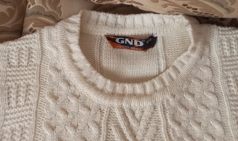 Свитер новый размер 46