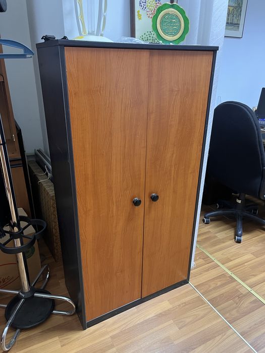 Срочно продаем шкафы