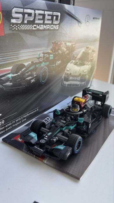 СРОЧНО ПРОДАЮ LEGO Speed Champions оригинал