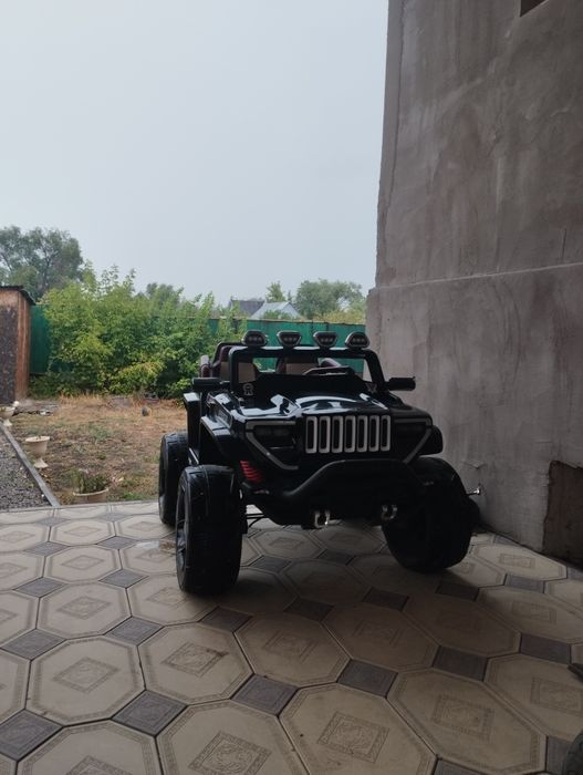 Продам джип детский