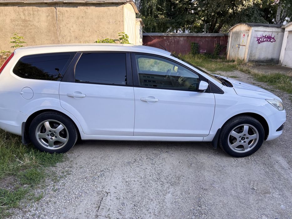 FORD Focus 2010 — imagine 2