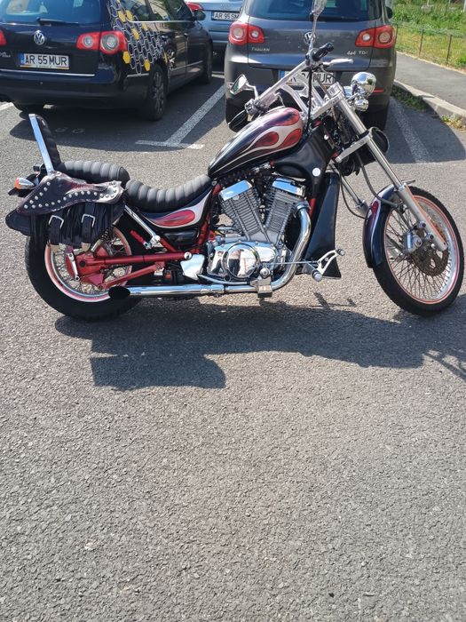 Suzuki Intruder VS800