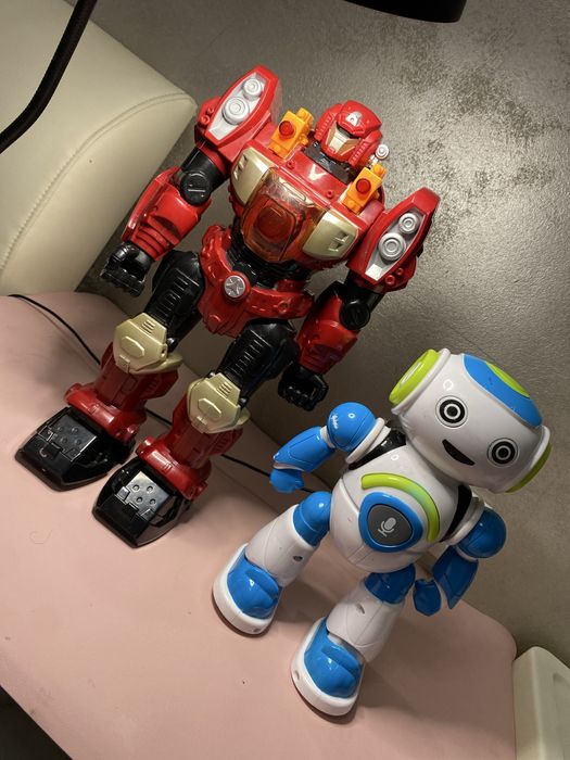 Roboti cu sunete si lumini