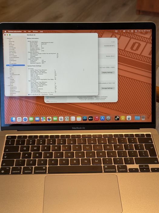 Macbook Air 13'' M1 - 8GB RAM 256 GB Spatiu Stocare - Ca Nou