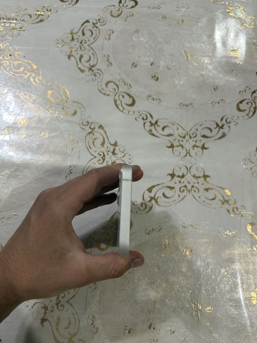 Продам iphone 13
