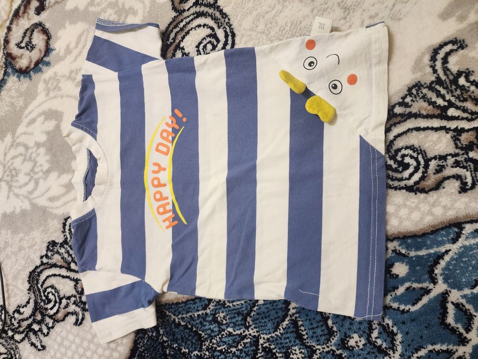 Detskiy kiyimlar sotiladi. Yangi turibdi.