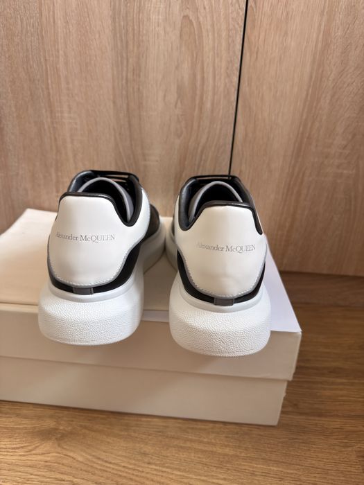 Adidasii de barbati Alexander Mcqueen negrii