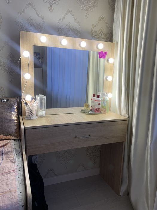 Туалетный столик