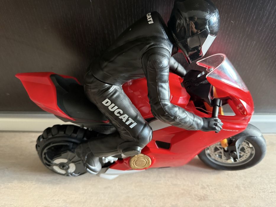 Motocicleta Ducati Panigale V4