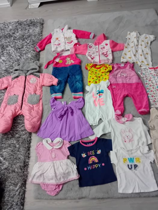 Set hăinuțe aproape noi