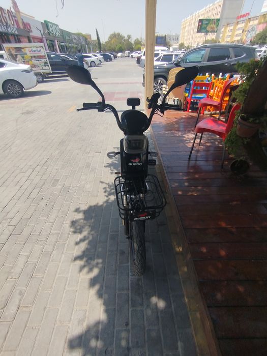 Moped-Skuter 2025yil