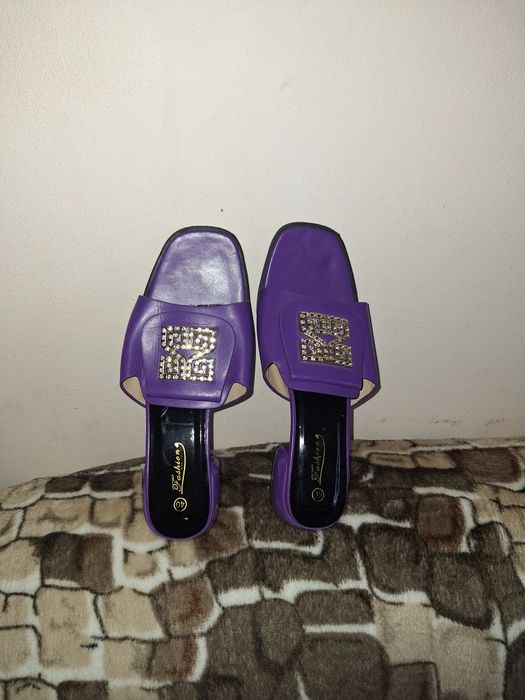 Papuci dama superbi 40